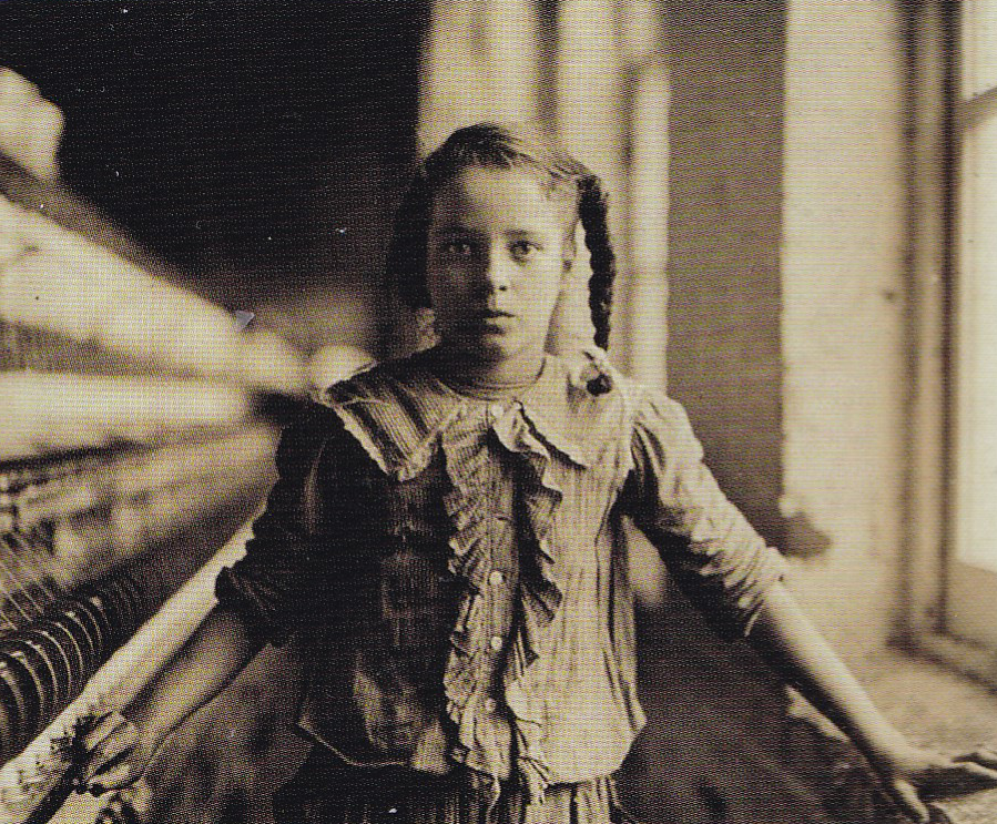 Льюис Хайн, Молодая прядильщица на текстильной фабрике